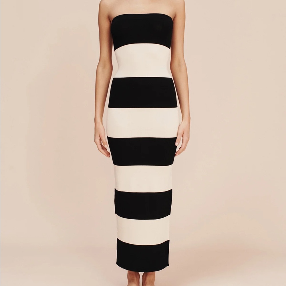 Elegant Black and White Strapless Dress